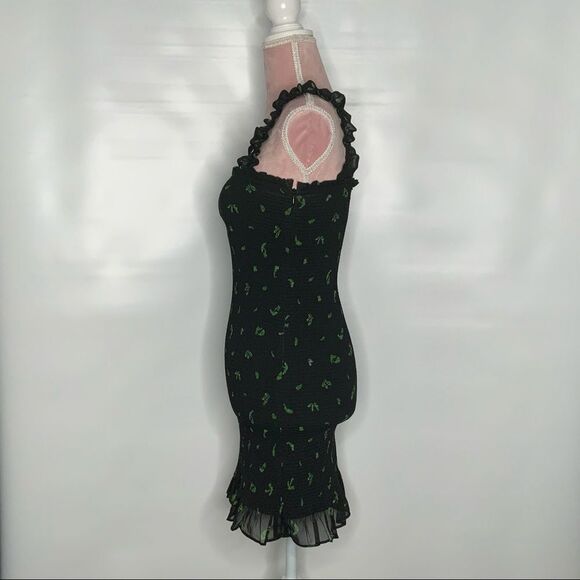 Aritzia 𝅺wilfred smocked dress.‎ - Picture 6 of 11